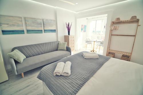 Estudio Moderno y reformado con Vistas al Mar