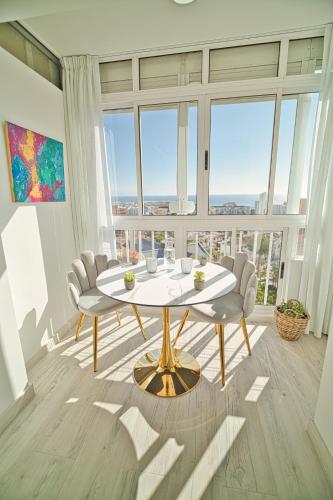Estudio Moderno y reformado con Vistas al Mar