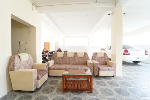 Χώρος καθιστικού στο Skyfair Residency