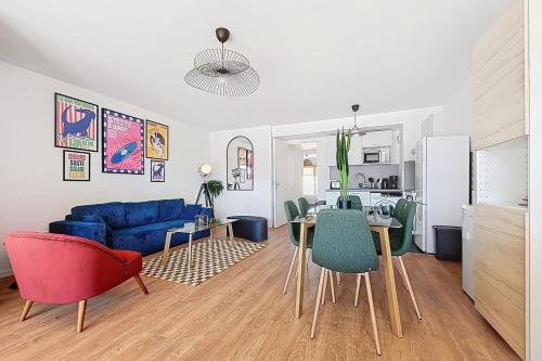 Photo de la galerie de l'établissement Large modern apartment with rooftop, à Montreuil