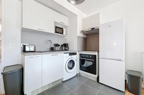 Photo de la galerie de l'établissement Large modern apartment with rooftop, à Montreuil