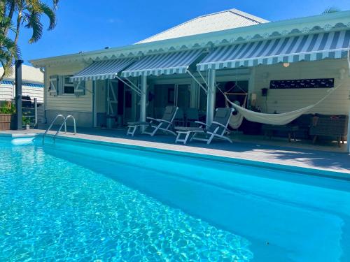 Πισίνα στο ή κοντά στο Villa la Flamboyante 4 étoiles, 4 Clévacances