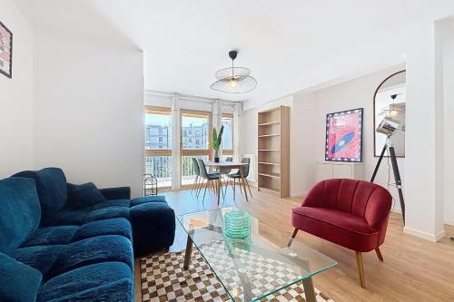 Photo de la galerie de l'établissement Large modern apartment with rooftop, à Montreuil