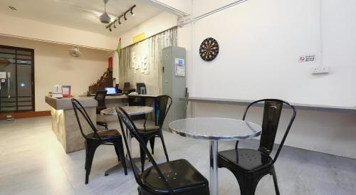 Ruang duduk di Hotel O The Space Inn