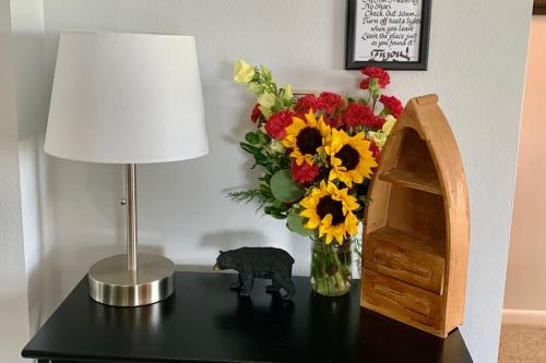 Φωτογραφία από το άλμπουμ του Sneaky Moose Townhome 2BR 2BA σε Kenai