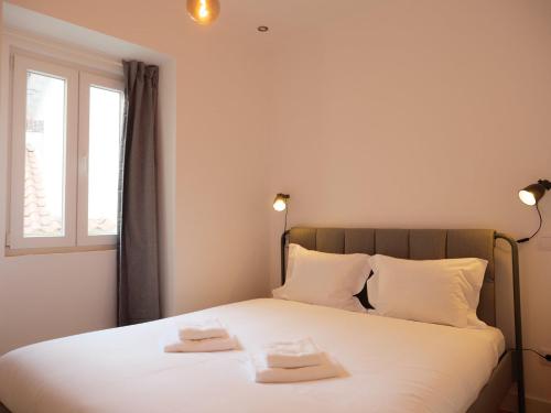 Stylish 2BR Castle View - Central | By Airnest