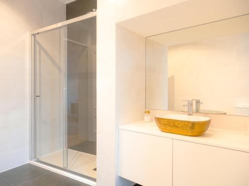 Stylish 2BR Castle View - Central | By Airnest