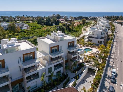Benalus 4-Bedroom Duplex in Golden Mile