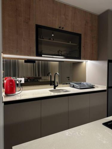 Sol, 1BR Gemmayzeにあるキッチンまたは簡易キッチン