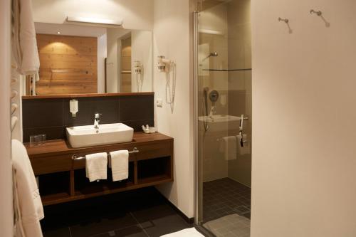 Ένα μπάνιο στο Hotel Stoeres - Active wellbeing