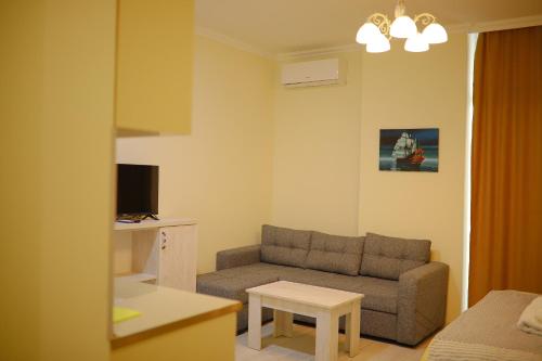 Posezení v ubytování LS Apartment Near The Beach