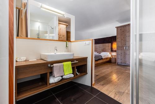 Koupelna v ubytování Hotel Stoeres - Active wellbeing