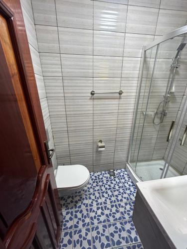 Un baño de Bliss Home Residence