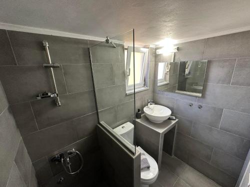 A bathroom at Sunset View Appartment (Thanasis 3)
