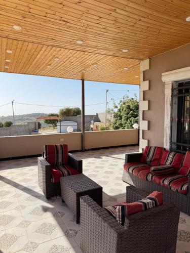 Posezení v ubytování Abu Hossam s chalet