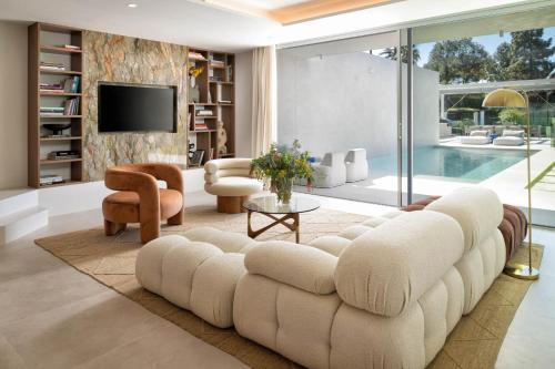Luxury Villa Alma Pool, Garden & Parking