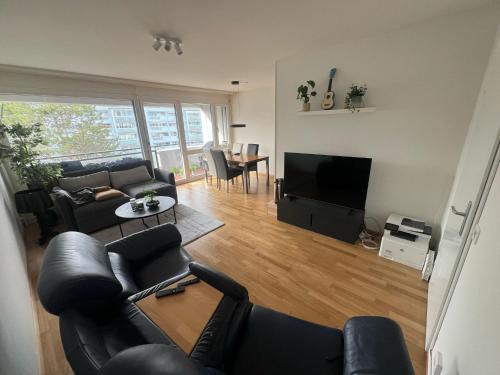 Möbelierte Wohnung mit Balkon zwischen Bahnhof und St Jakob