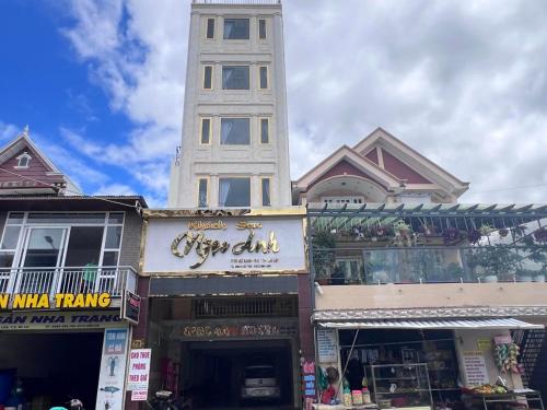 Bangunan di mana terletaknya hotel