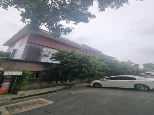 Fotografie z fotogalerie ubytování Patamanan Residence Ang Thong v destinaci Ang Thong