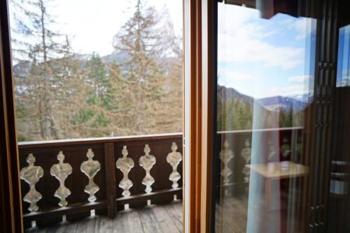 Vue générale sur la montagne ou vue sur la montagne depuis l'appartement