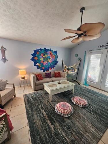 PALM COVE VACATION HOME- One level, Community pool, Pet Friendly photo 8