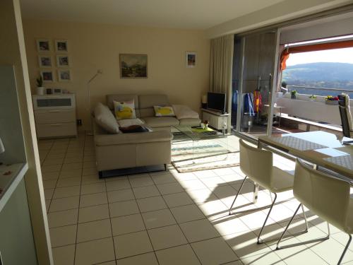Χώρος καθιστικού στο Ferienwohnung Stefi mit magischem Ausblick in Lahnstein