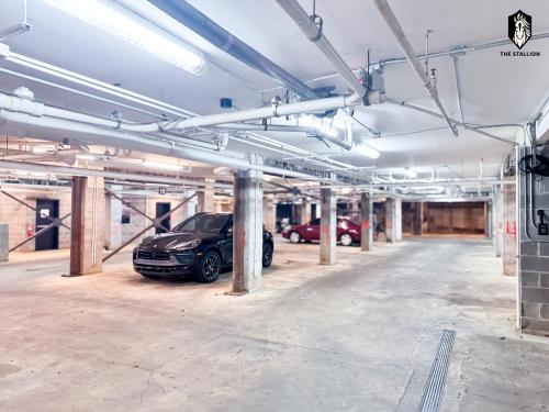 Galería fotográfica de The Stallion #302 - Modern 2BD Loft in Downtown with free parking en Memphis