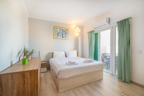 Heart of Oura by SignatureStays