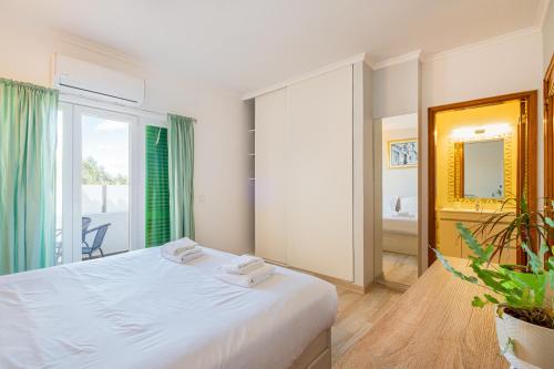 Heart of Oura by SignatureStays