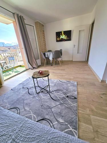 Paradise Apartment near downtown lake & Free Parking - local bike