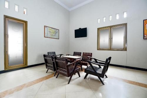 Gallery image of Super OYO 2436 Hotel Kencana in Tegal