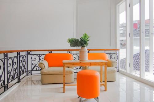 Posezení v ubytování Super OYO Capital O 90342 Kemang Garden