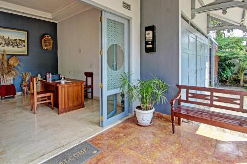 Patio nebo venkovní prostory v ubytování OYO Life 92686 Lanaya Guesthouse Syariah