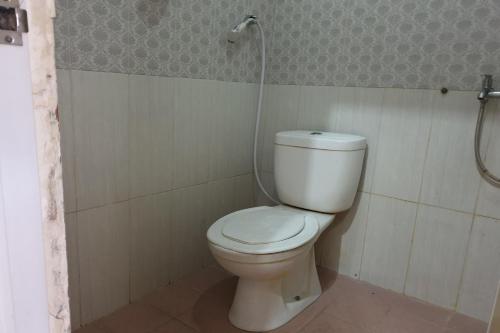 Ένα μπάνιο στο Hotel O Nilam Guest HouseNearYani Heahlerr