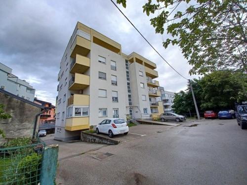 Apartments with a parking space Zagreb - 24134