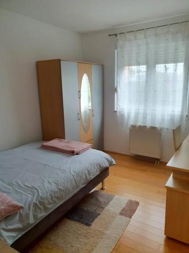 Apartments with parking space Zagreb - 24134