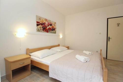 Apartments with parking space Jurandvor, Krk - 24141