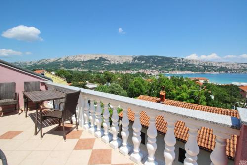 Apartments with parking space Baska, Krk - 24175