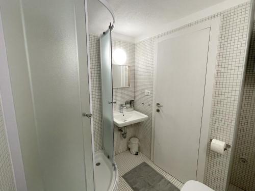 Apartments by the sea Baska, Krk - 24182