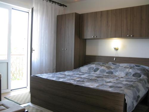 Apartments by the sea Barbat, Rab - 24217