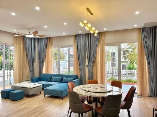 Χώρος καθιστικού στο Villa Nova World Phan Thiết