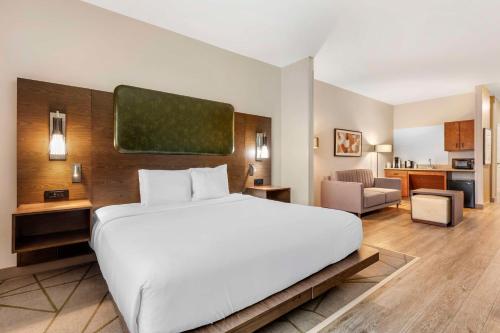 Postel nebo postele na pokoji v ubytování Best Western Plus Riata