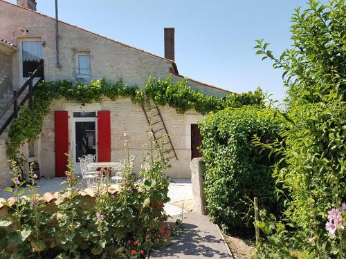 Gîte familial avec jardin privatif, plancha et jeux, proche de La Rochelle - FR-1-426-263