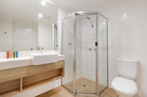 Ένα μπάνιο στο Poolview Dual-key studio & BR 66 at Portsea