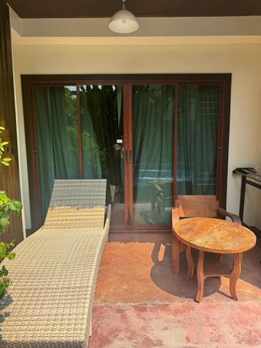 BB Mantra Boutique Hotelにあるバルコニーまたはテラス