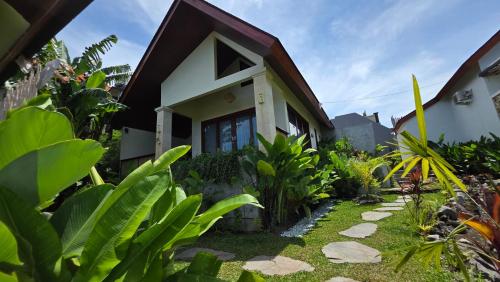 Zahrada ubytování INNerpeace Bali
