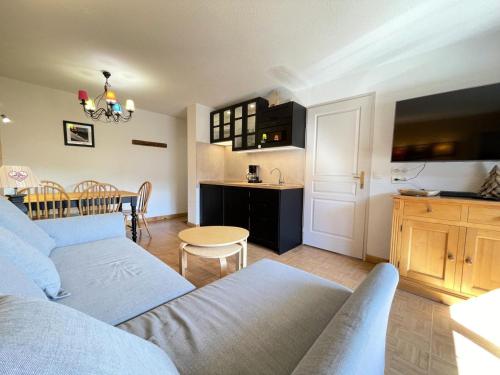 Les Chalets Des Evettes - Appartement deux chambres au pied des pistes dans une résidence avec piscine MAE-6291