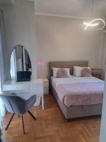 Exarchia Penthouse Cozy & Central