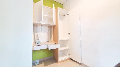 Η κουζίνα ή μικρή κουζίνα στο Suite 7 Guest House Jimbaran