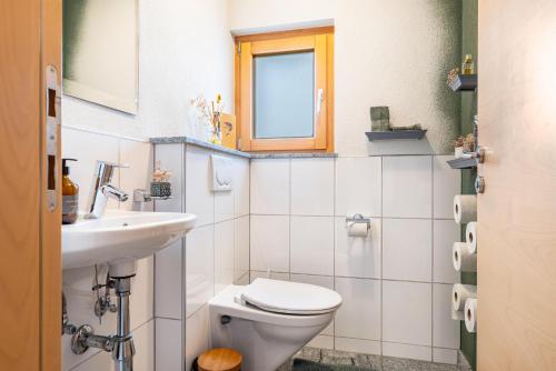 Ένα μπάνιο στο Ferienwohnung Nearby